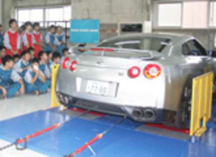 岡山自動車大学校の特長1
