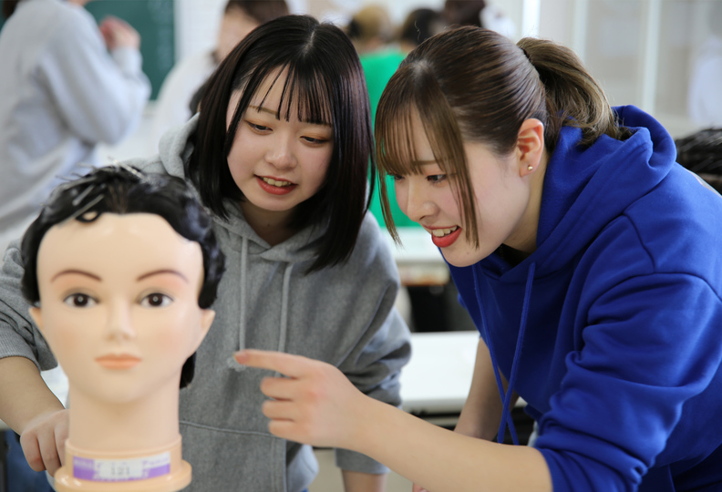 東北ヘアーモード学院の風景