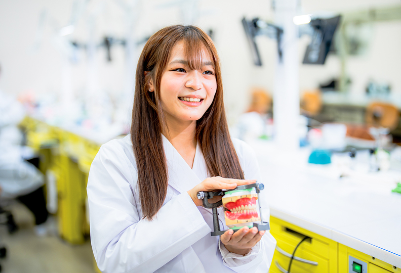 愛知学院大学歯科技工専門学校の風景