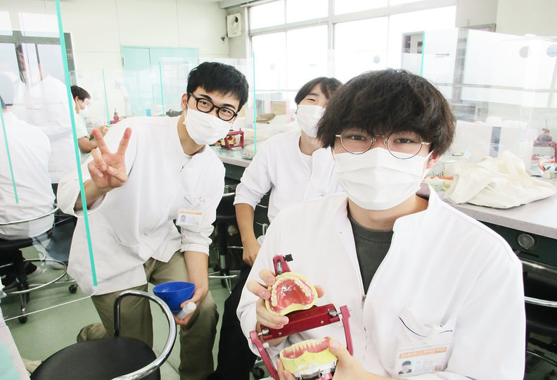埼玉歯科技工士専門学校の風景