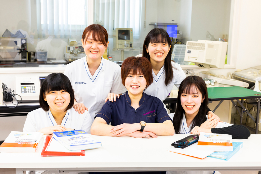 愛犬美容看護専門学校の先生