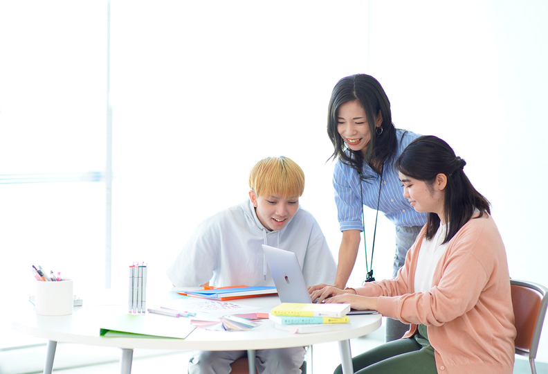 国際電子ビジネス専門学校の風景