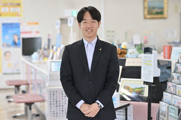 銀行員として働く松本 拓馬さん