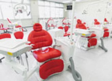 三河歯科衛生専門学校の特長２