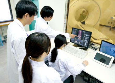 中央医療大学の特長３